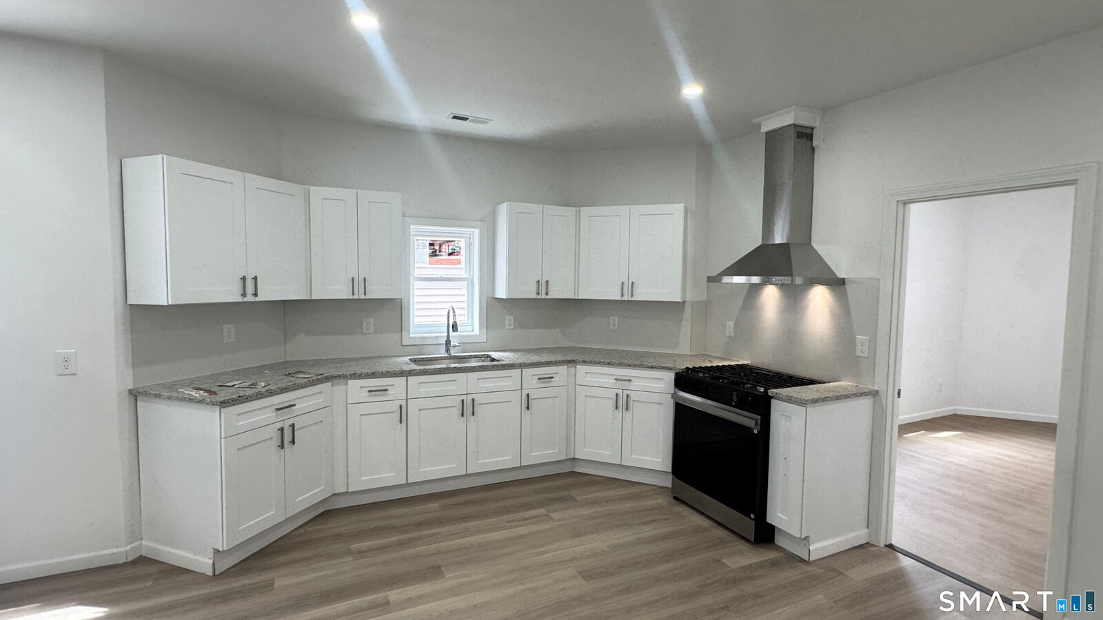 Property Photo:  16 Arch Street 2  CT 06710 