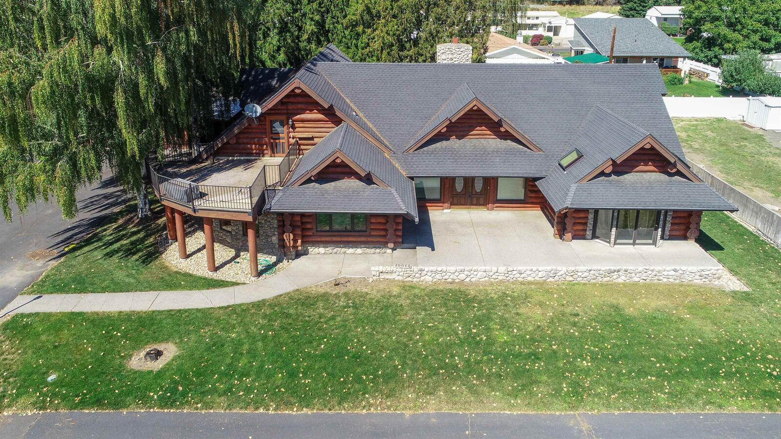 Property Photo: 19012 W Pommier Rd WA 99004