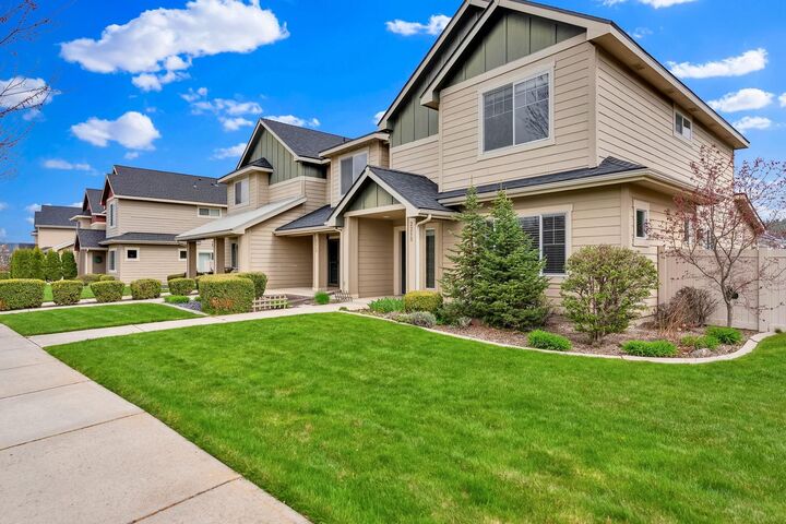 Property Photo: 2260 N Country Vista Blvd WA 99019