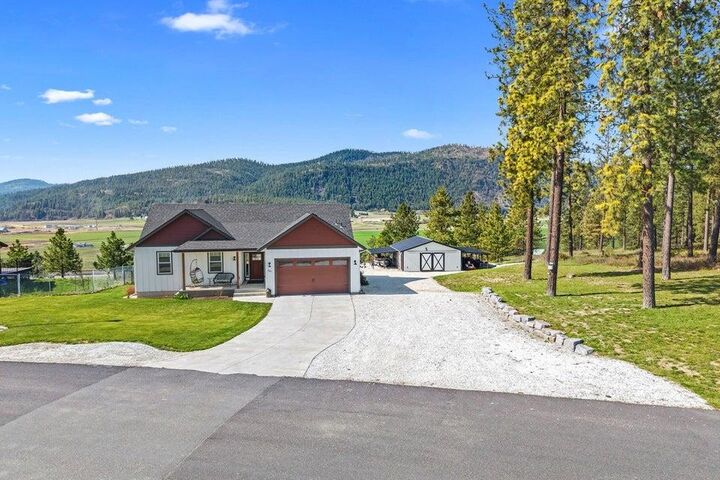 Property Photo:  305 Maven Way  WA 99109 