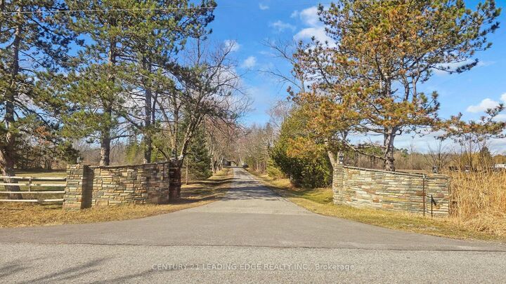Photo de la propriété:  18 Kennedy Lane  ON L4A 2J5 