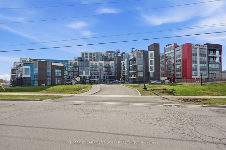 Property Photo: 10 Concord Place 304 ON L3M 0G6