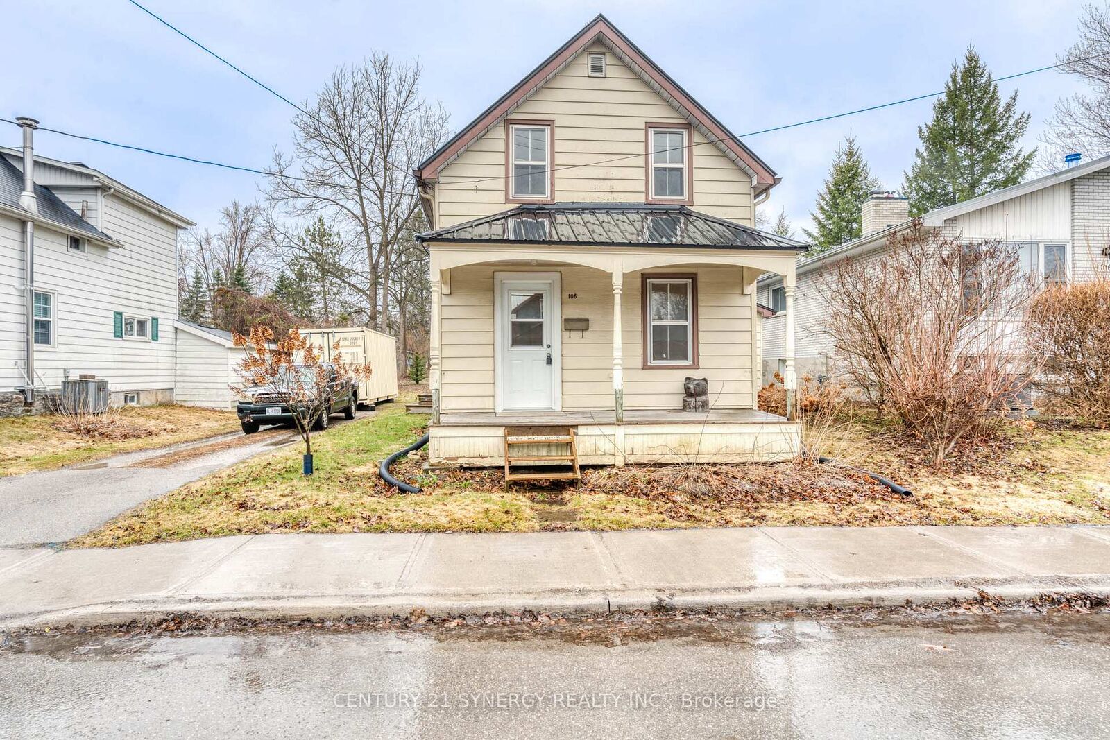 Property Photo: 108 Beckwith Street E ON K7H 1C7