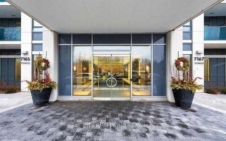 Property Photo: 7167 Yonge Street 407 ON L3T 0E1