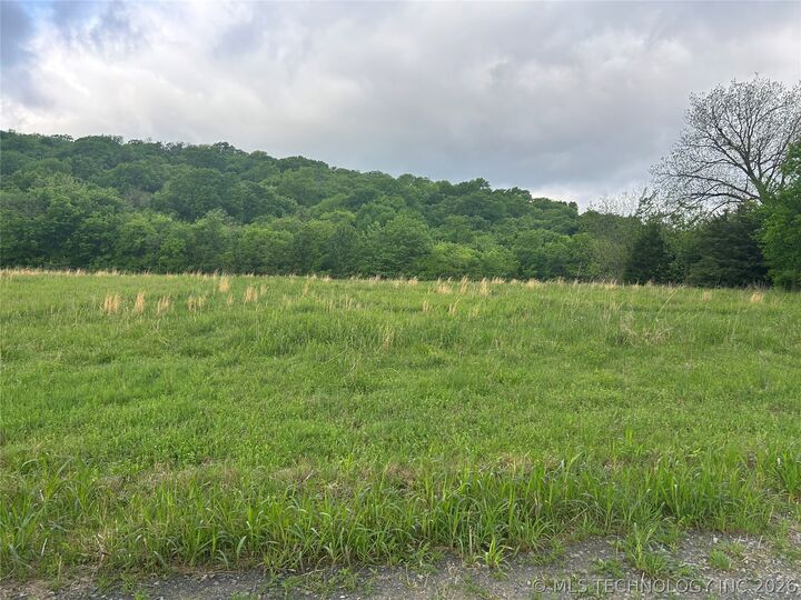 Property Photo:  3 E Thunder Road  OK 74434 