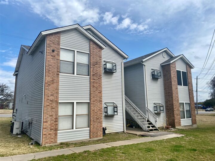 Property Photo: 2405 W Slaughter Lane B TX 78748