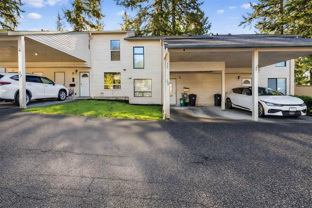 Property Photo: 32310 Mouat Drive 38 BC V2T 4J1
