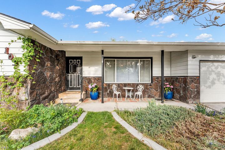 Property Photo:  103 Rainbow Cir  ID 83316 