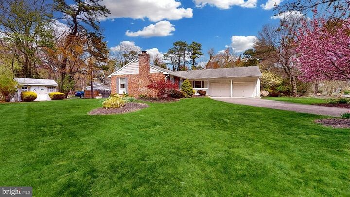 Property Photo:  7 Pin Oak Trail  NJ 08055 