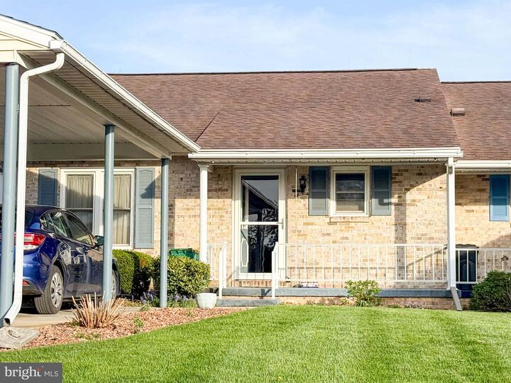 Property Photo:  1084 Westgate Drive  PA 17201 