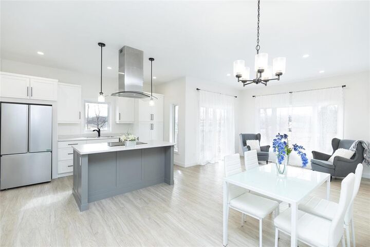 Property Photo:  224 Barkman Avenue  MB R0A 0V0 