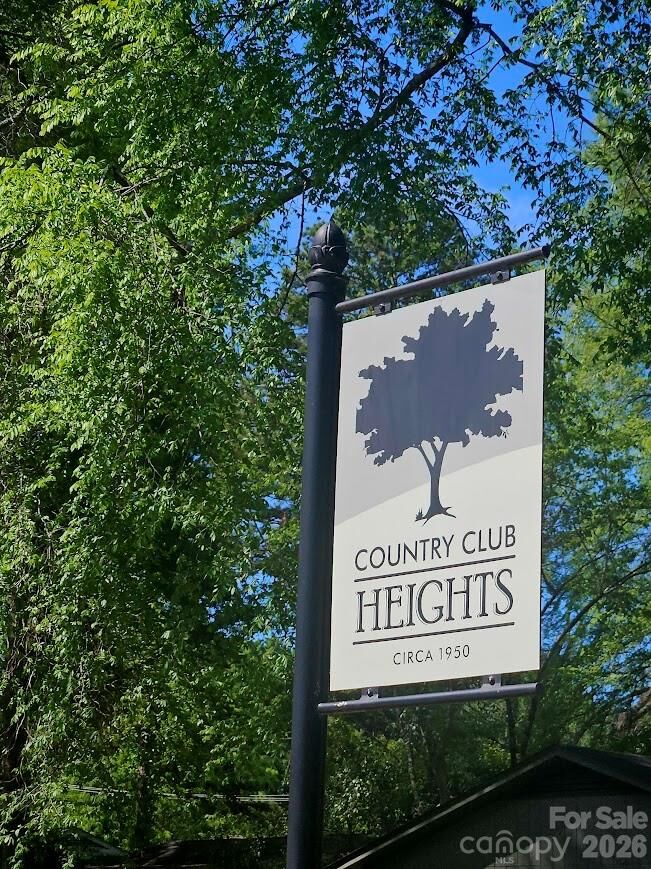 Property Photo:  2926 Springway Drive  NC 28205 