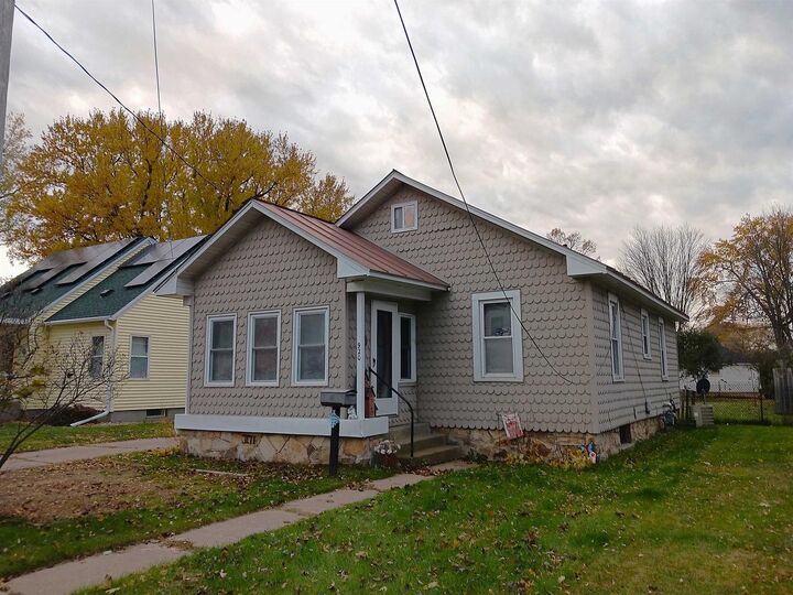 Property Photo:  920 5th Street South  WI 54494 