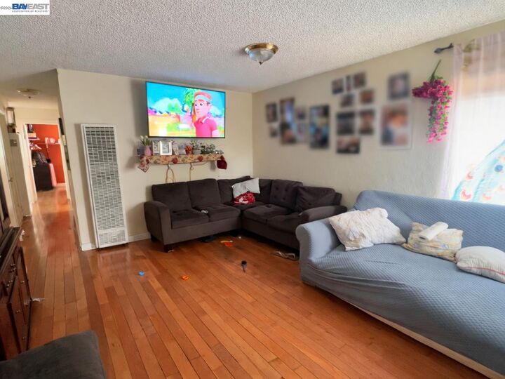 Property Photo:  634 8th St  CA 94801 