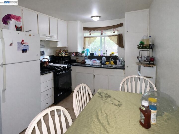 Property Photo:  634 8th St  CA 94801 