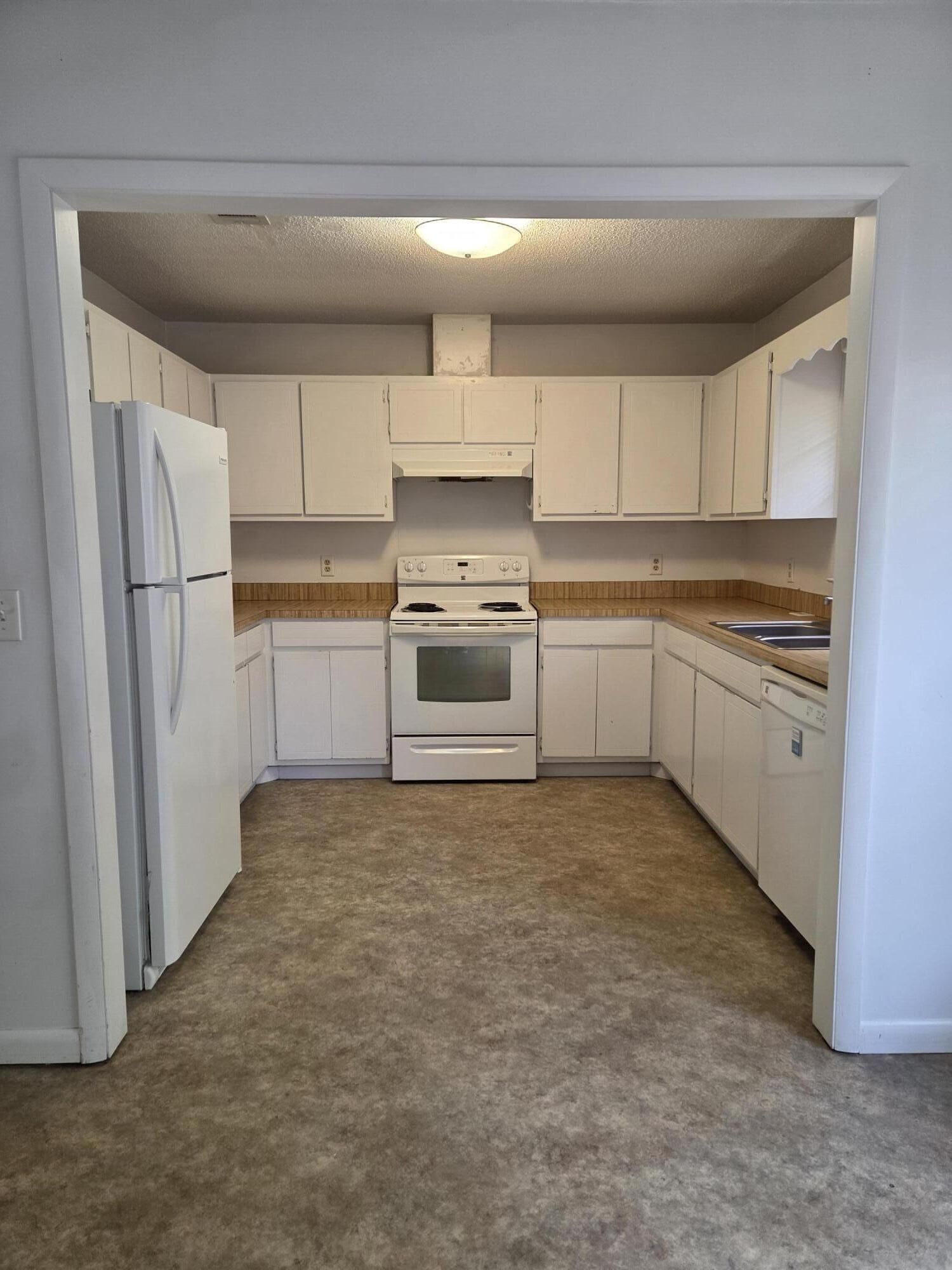 Property Photo:  170 Ridge Lake Road  FL 32536 