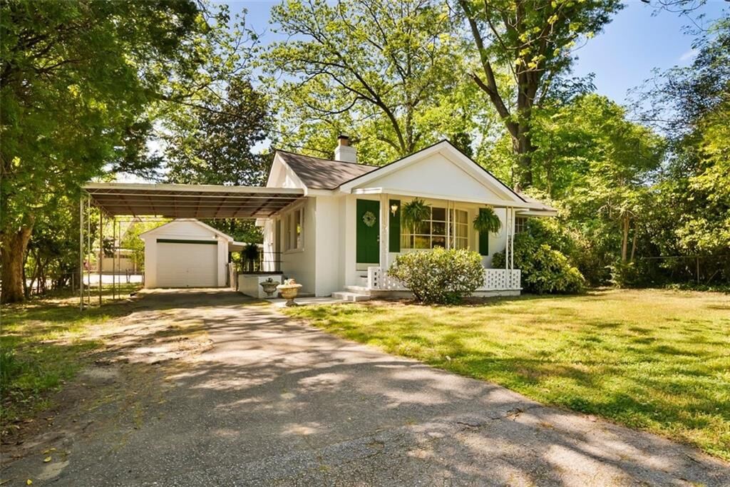 Property Photo:  2218 East Street SE  GA 30014 