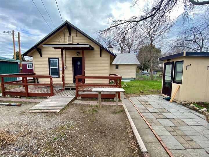 Property Photo:  423 N Pine Street  MT 59644 