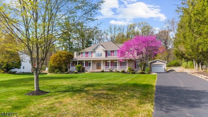 Property Photo:  9 Hartley Ct  NJ 08848 