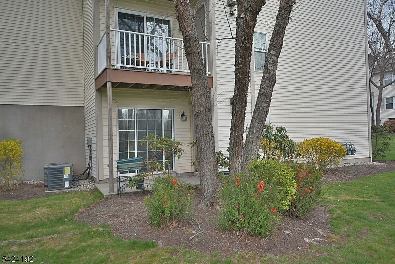 Property Photo:  50 Potomac Dr Ondo  NJ 07920 