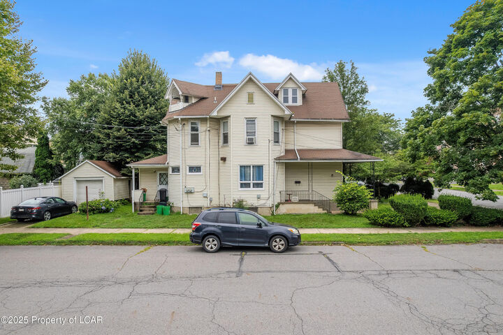 Property Photo:  101 Delaware Avenue  PA 18643 