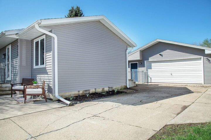 Property Photo:  4754 Edgebrook Drive  IA 50701 