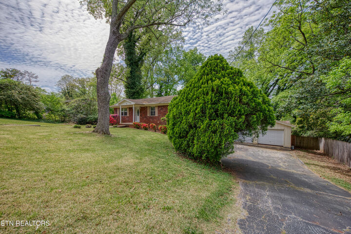 Property Photo:  1525 Arrow Wood Rd  TN 37919 