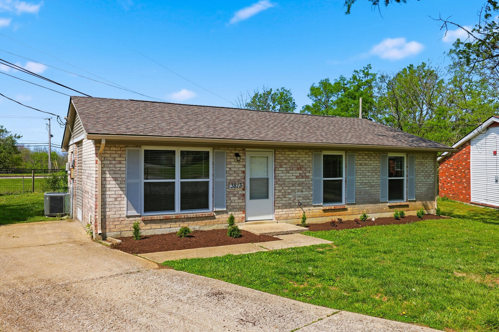 Property Photo:  3813 Gar Court  KY 40517 
