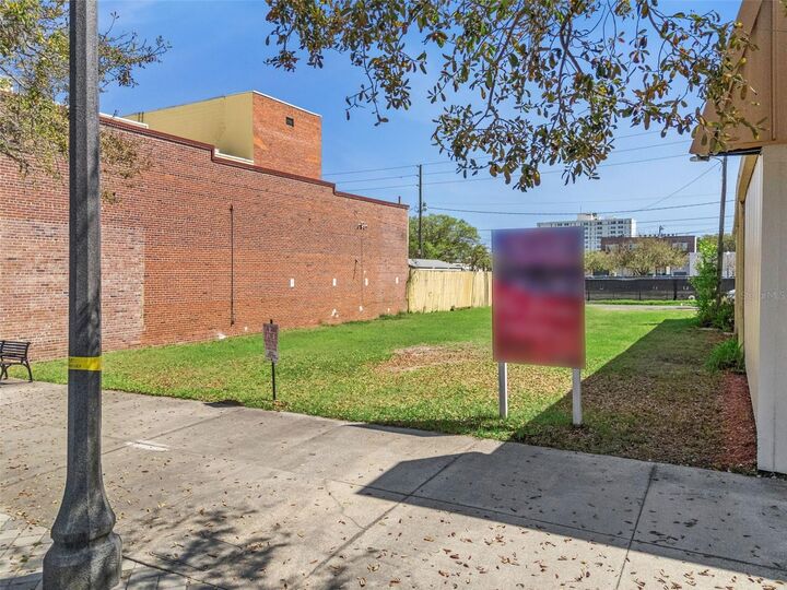 Property Photo:  215 Magnolia Avenue  FL 32771 