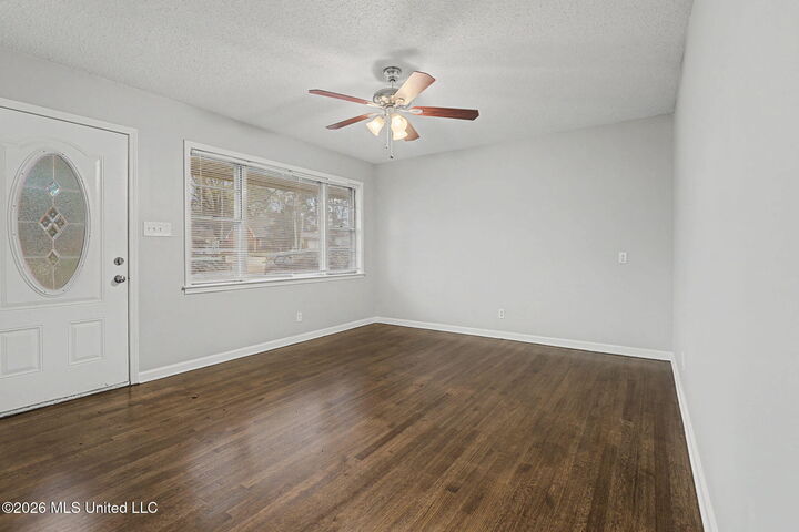 Property Photo:  1395 Main Street  MS 38671 