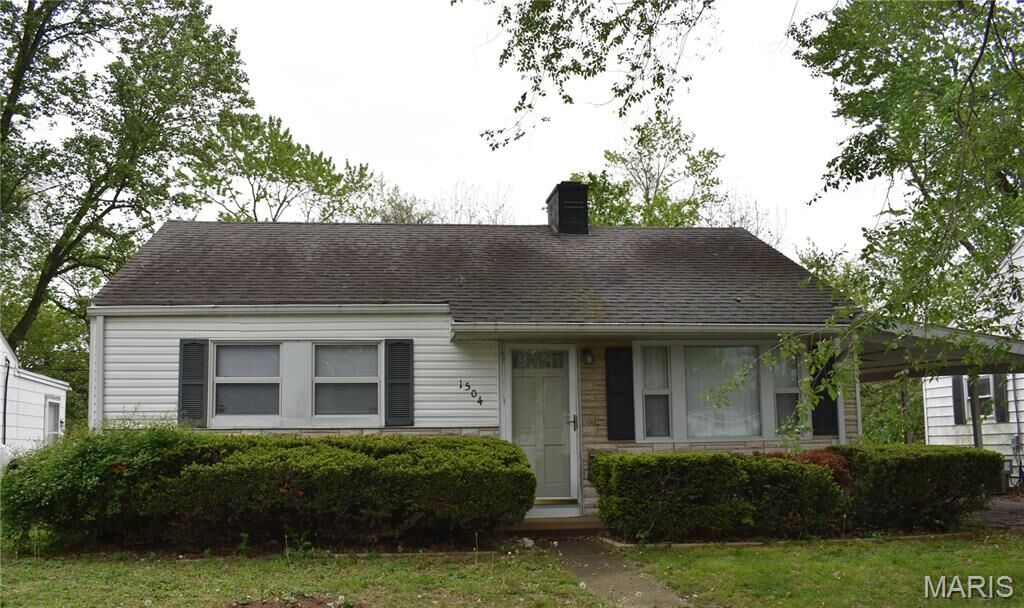 Property Photo:  1504 Bel Aire Drive  IL 62220 