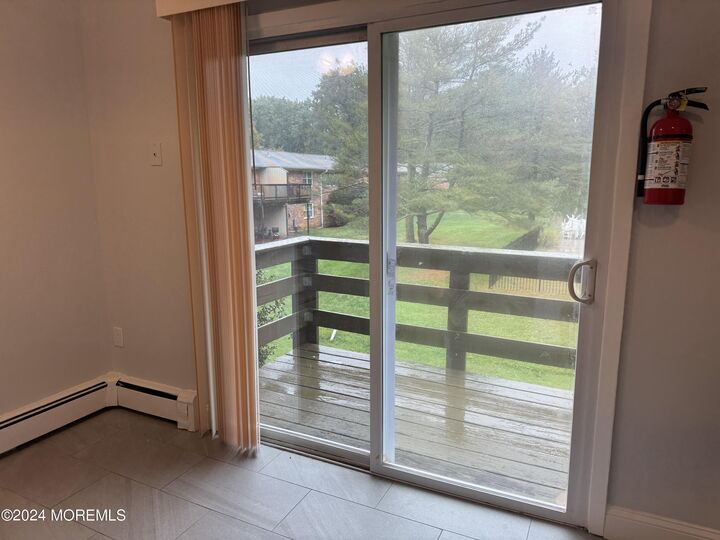 Property Photo:  