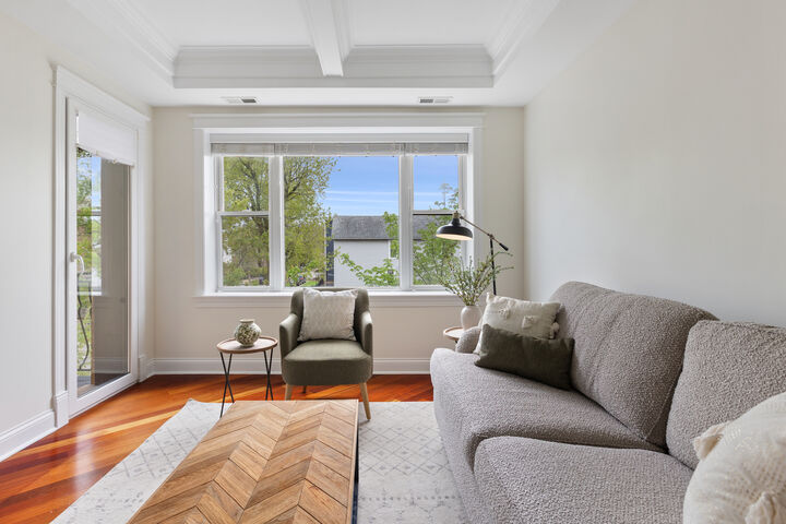 Property Photo:  2702 W Cortland Avenue 2  IL 60647 