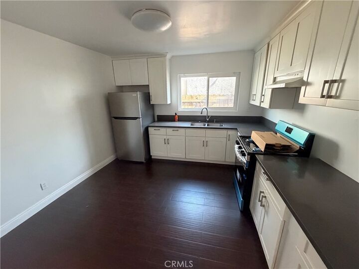 Property Photo:  2530 Carmona  CA 90016 