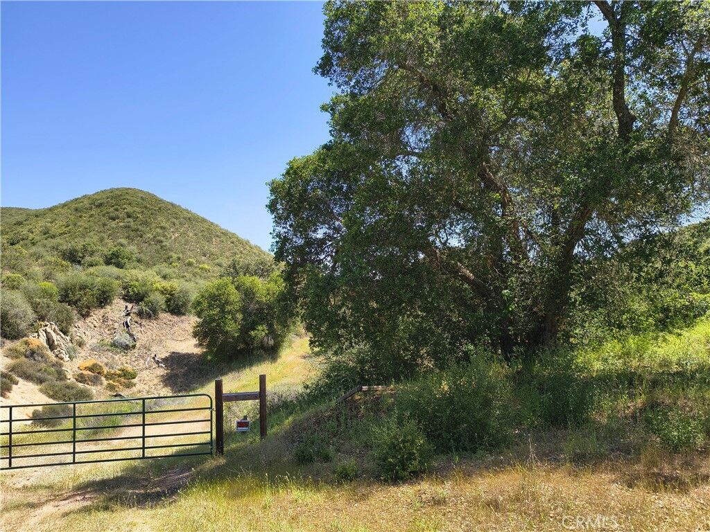 Property Photo:  0 Seven Oaks  CA 93453 
