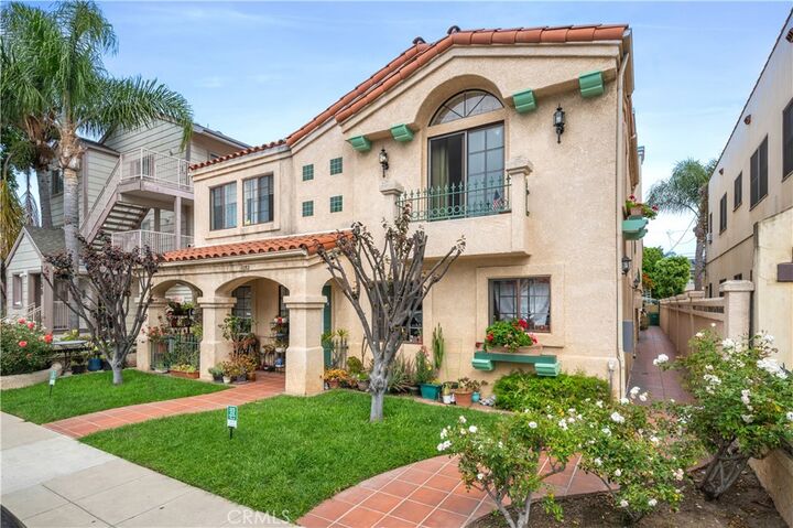 Property Photo:  1052 Belmont  CA 90804 