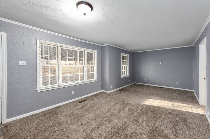 Property Photo:  1214 S Lexington St  TN 38382 