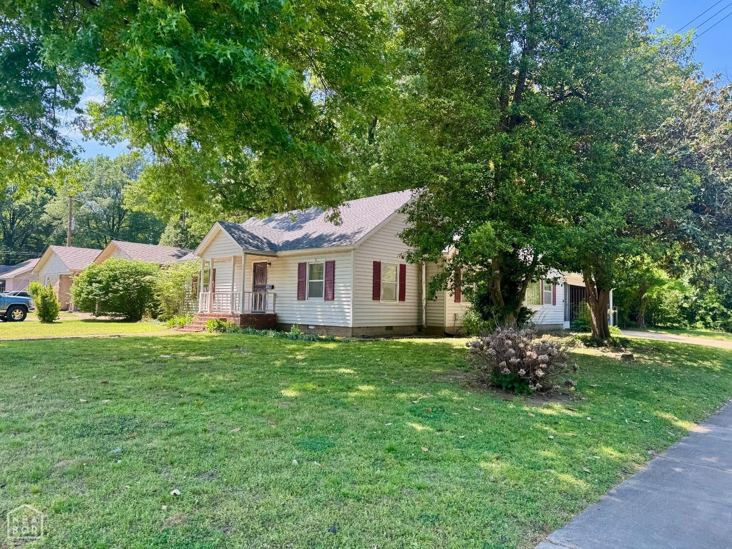 Property Photo:  1237 Vine Street  AR 72401 