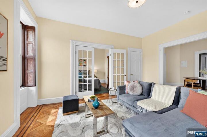 Property Photo:  938 Hudson Street 6  NJ 07030 