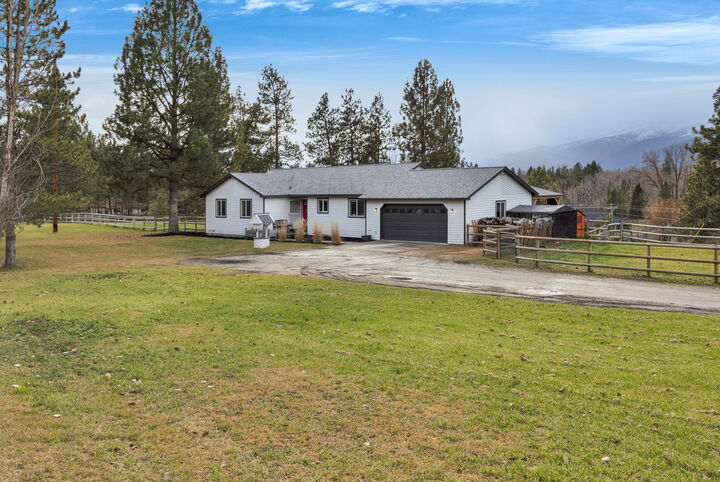 Property Photo:  160 Log Cabin Lane  MT 59870 