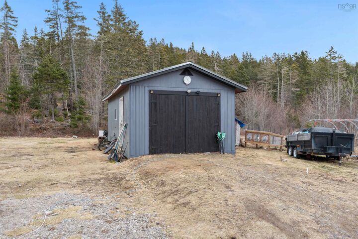 Property Photo: 16236 Highway 316 NS B0H 1J0