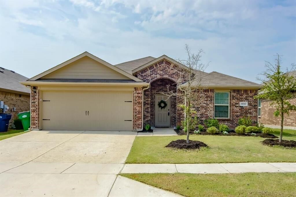 Property Photo: 2247 Bryant Lane TX 75189