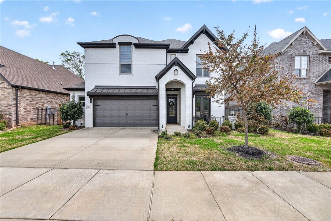 Property Photo:  2507 SW Hampton Avenue  AR 72713 