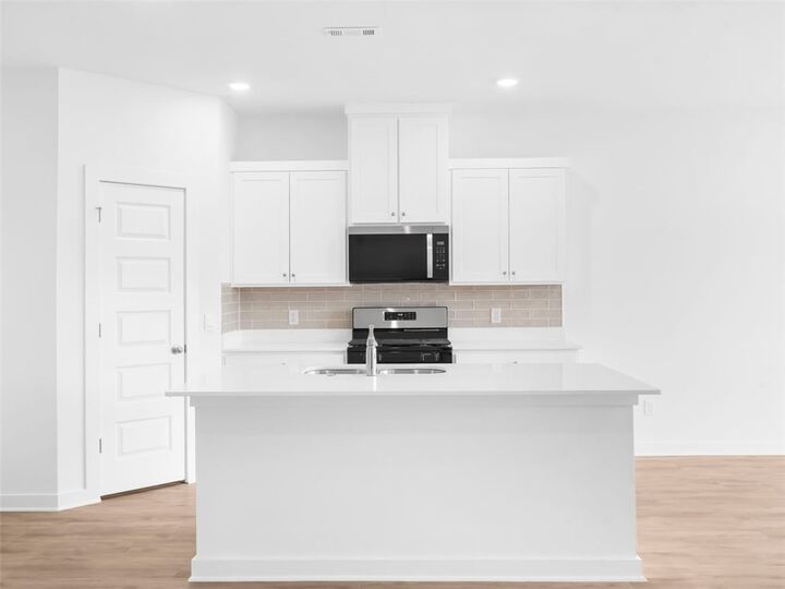 Property Photo: 561 S Neon Avenue AR 72704