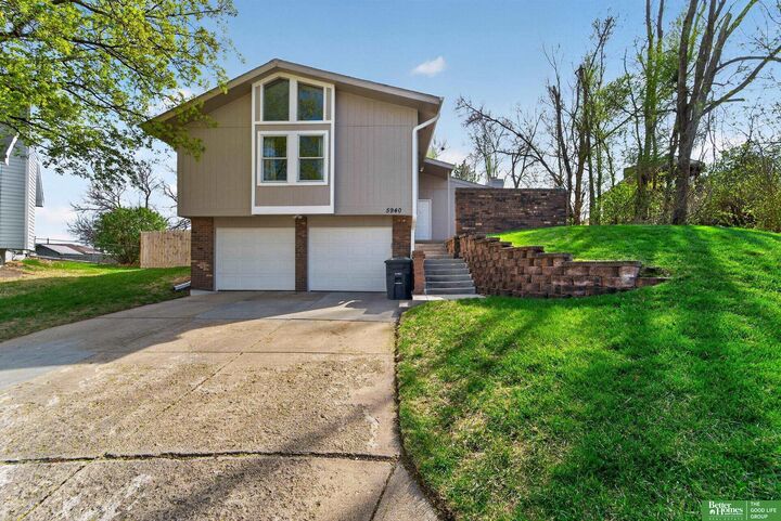 Property Photo:  5940 S 137th Circle  NE 68137 