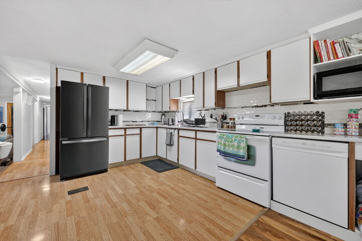 Property Photo:  715 Beaver Lake Road 27  BC V4V 1E6 