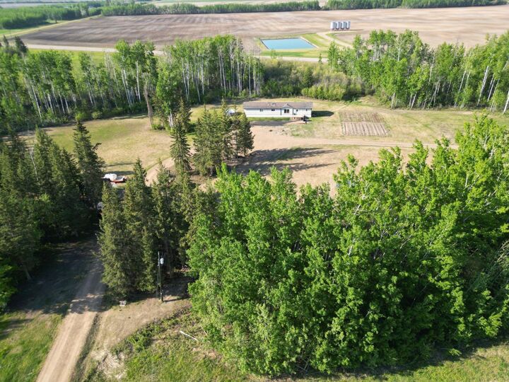 12072 Twp Rd 1072 — photo 1