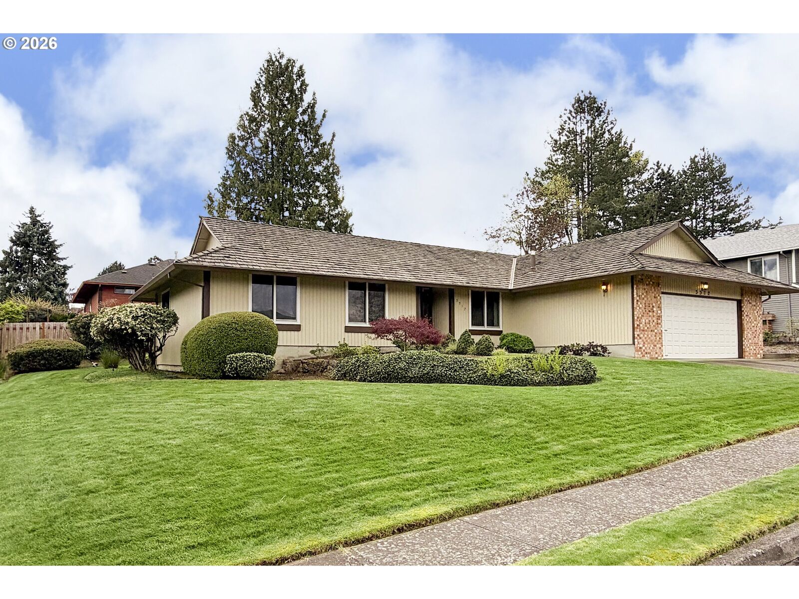 Property Photo: 3312 SW 26th St OR 97080