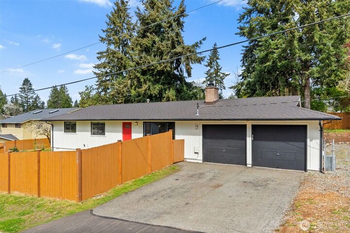 Property Photo:  316 S 308th Street  WA 98003 