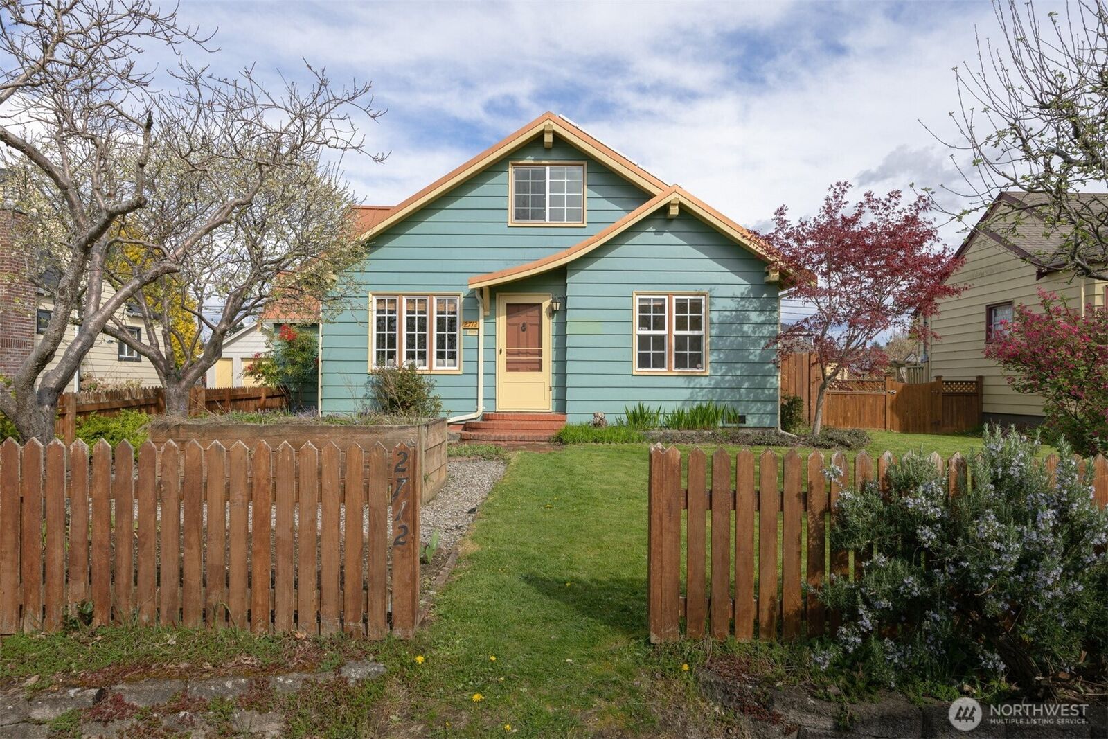 Property Photo:  2712  Victor Street  WA 98225 